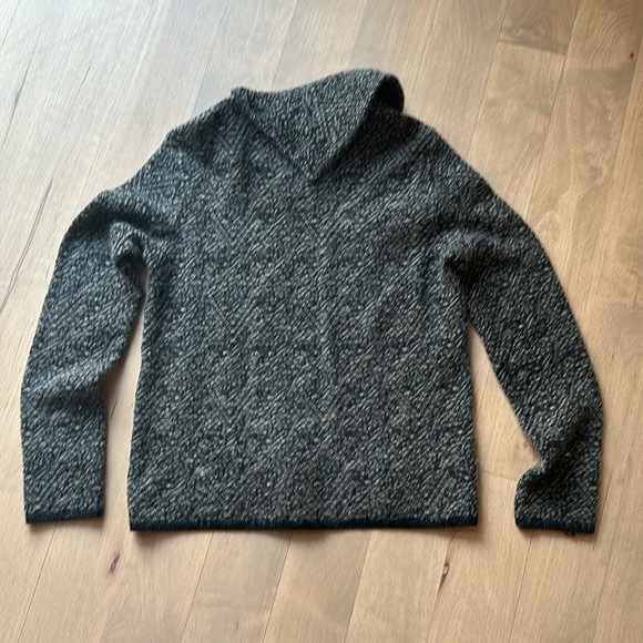 Vintage Giorgio Armani Merino Wool sweater - Picture 10 of 10